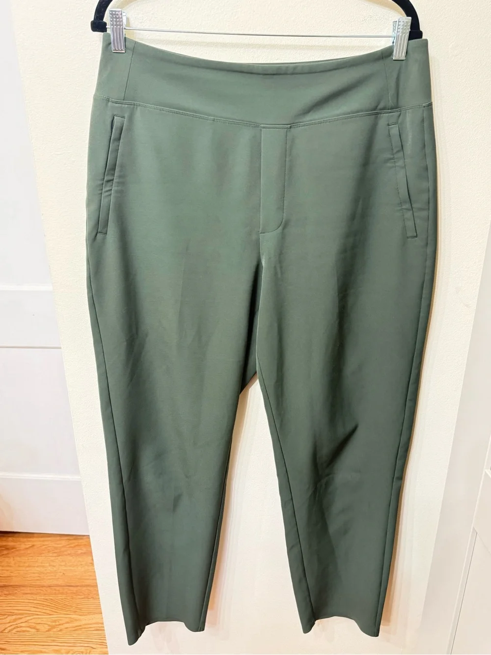 Athleta 12 Endless High Rise Olive Green Ankle Commute Office Travel Athleisure